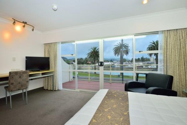 Senator Motor Inn Gisborne Room photo