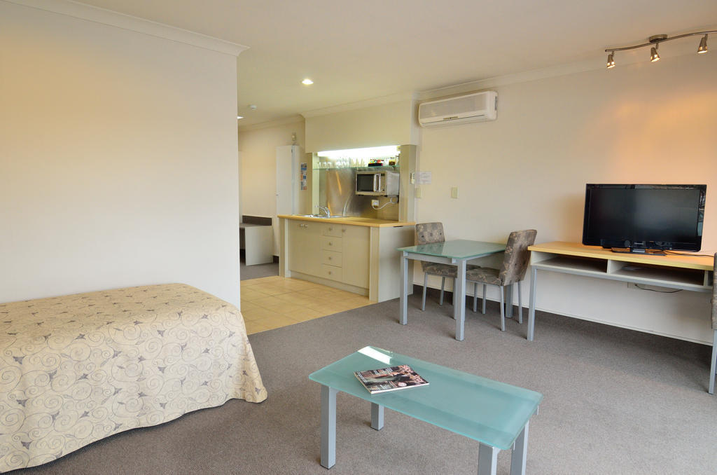 Senator Motor Inn Gisborne Room photo