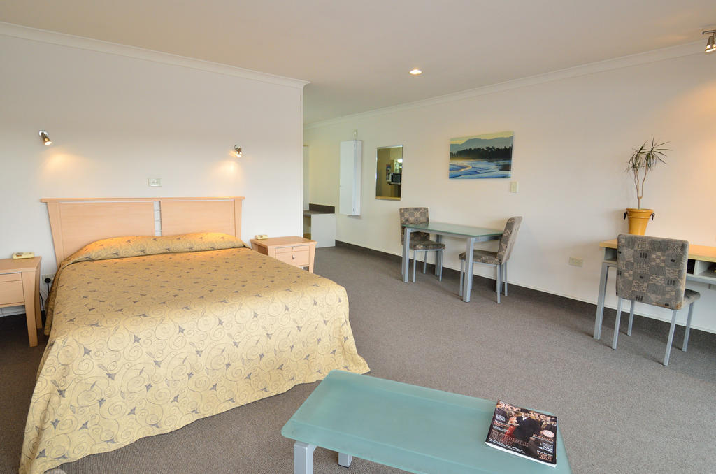 Senator Motor Inn Gisborne Room photo