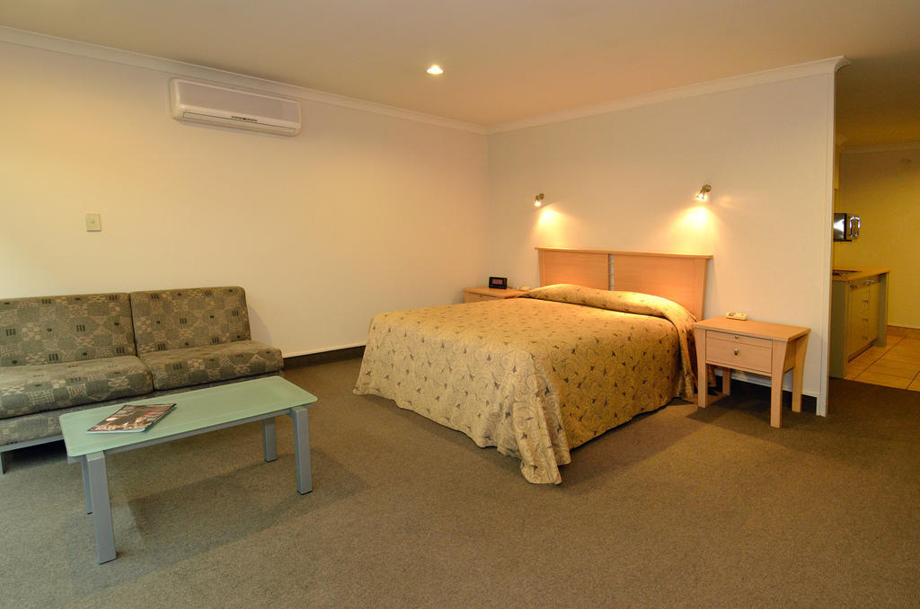 Senator Motor Inn Gisborne Room photo