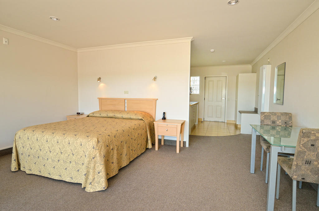 Senator Motor Inn Gisborne Room photo
